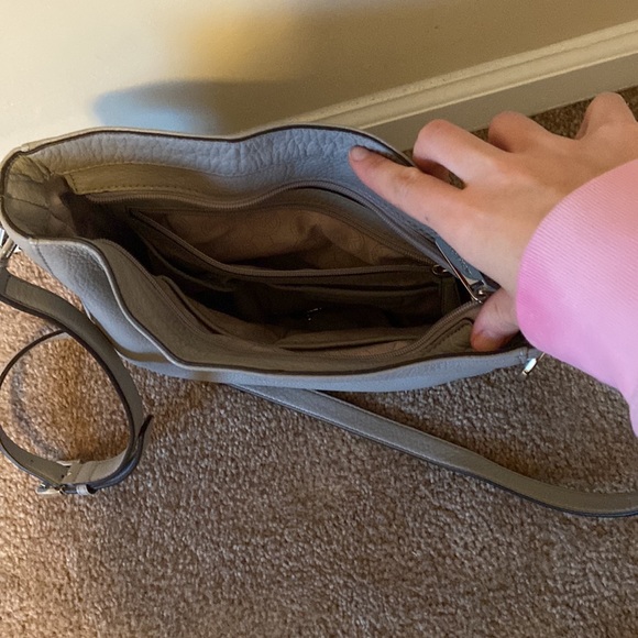 Michael Kors pebble grey hobo handbag - Picture 3 of 4